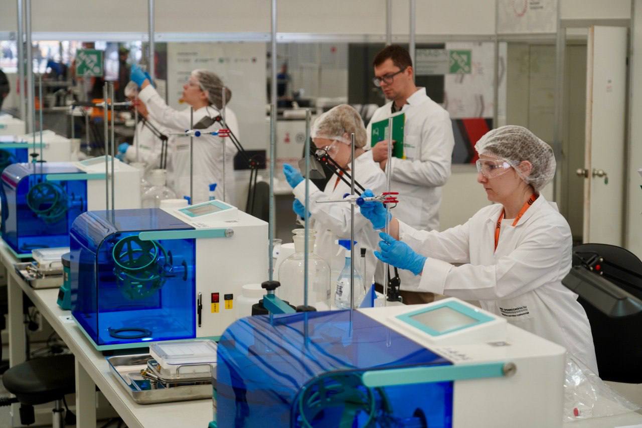 Дмитрий Чернышенко и Сергей Кравцов подвели итоги соревнований чемпионатного движения «Профессионалы» за 2025 год