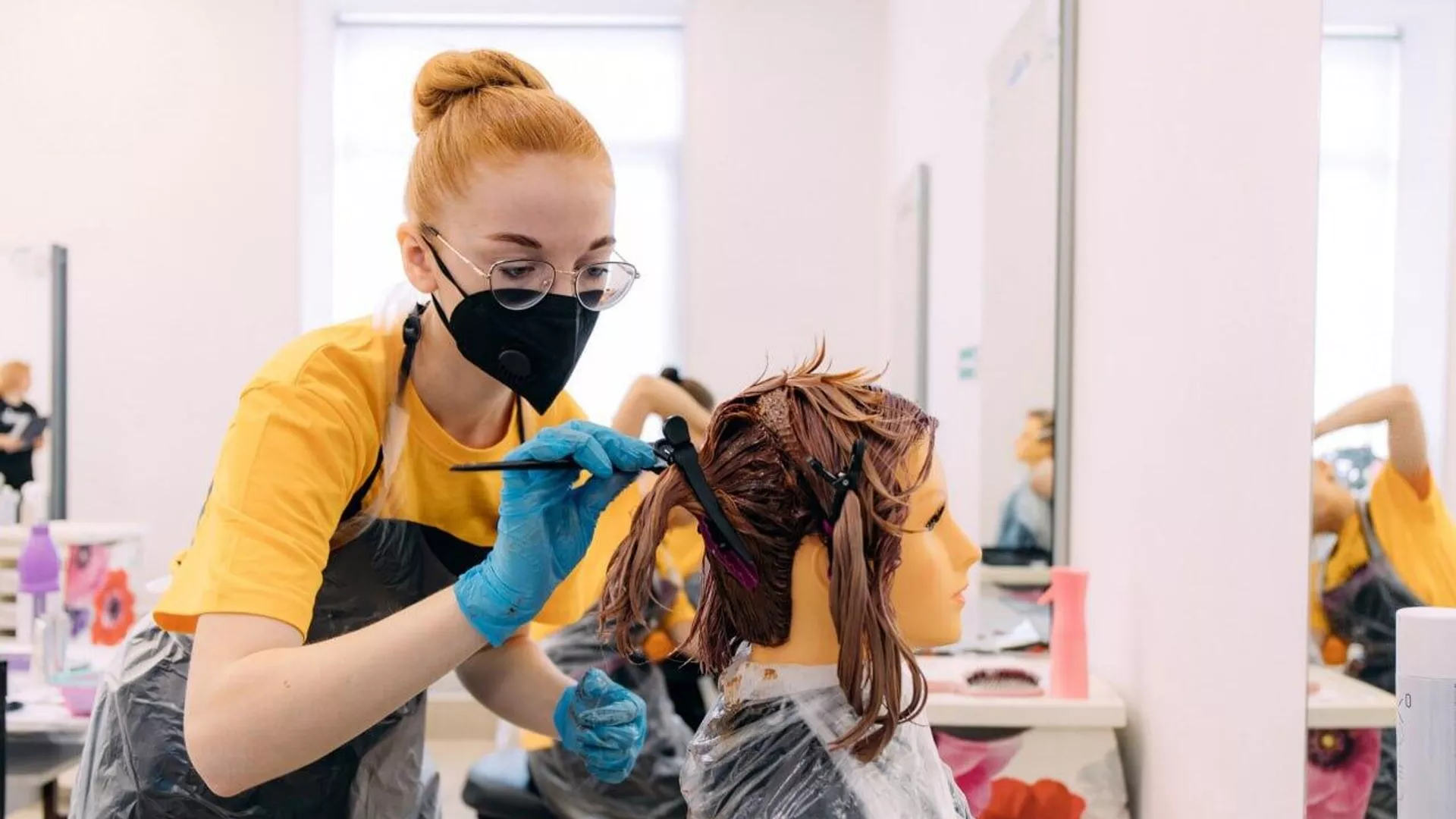 «Конкурсанты – это мастера, которые готовы приступить к работе в салонах красоты очень высокого уровня»