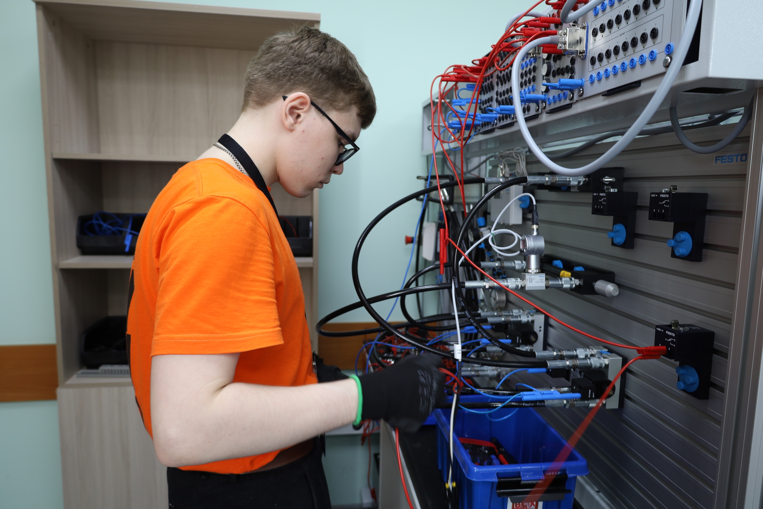 Где трудятся профессионалы?