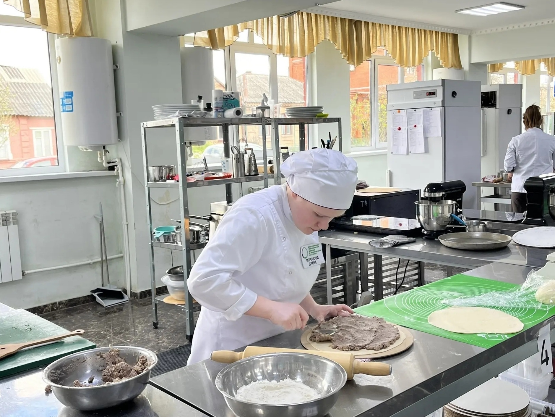 Выпечка осетинских пирогов – в Осетии!