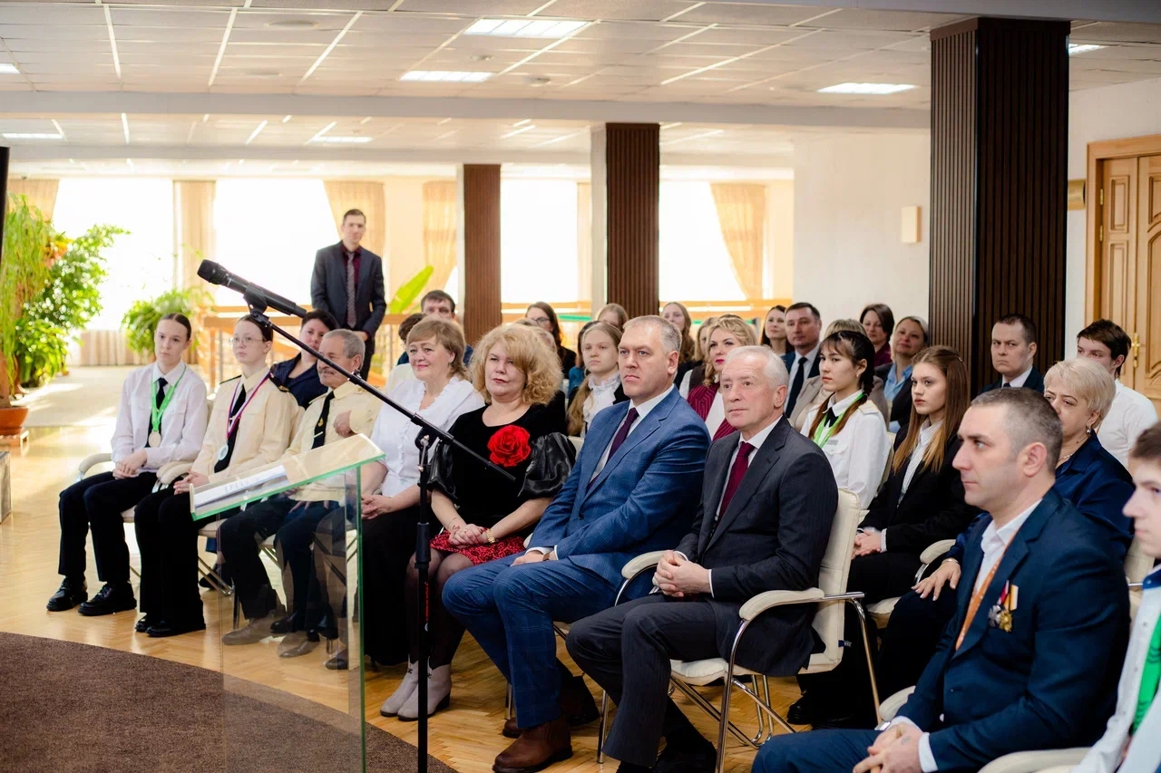 Томских финалистов наградил губернатор