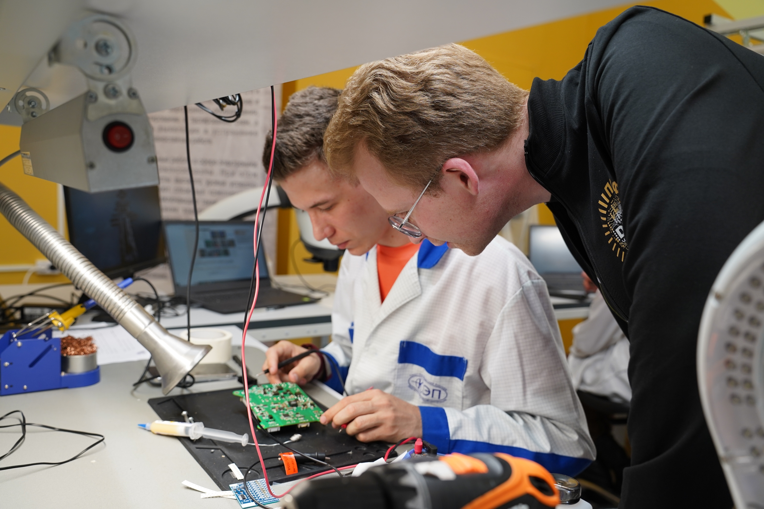 Присоединяйтесь к нашим профессионалам!