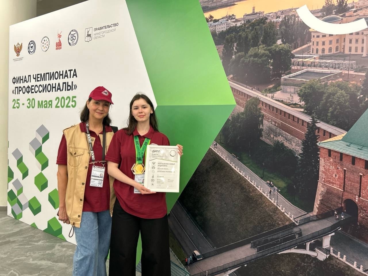 Как показать сложные технологические процессы? На чайниках и сковородках!