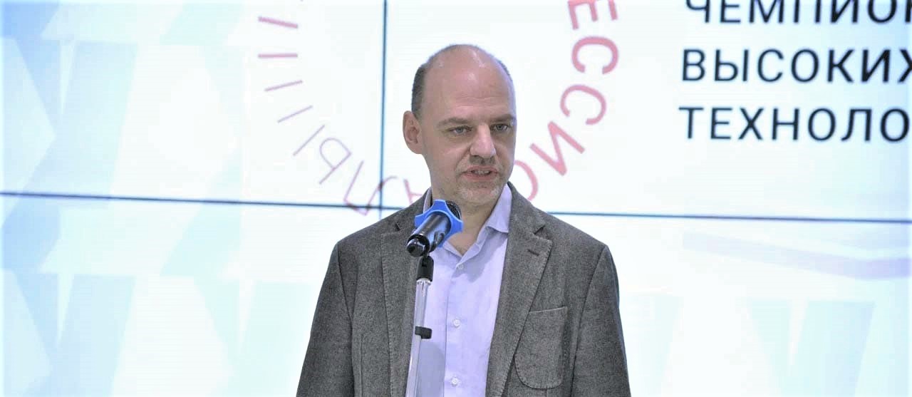 В открытии регионального этапа Чемпионата по профессиональному мастерству в Новгородской области принял участие Олег Базер